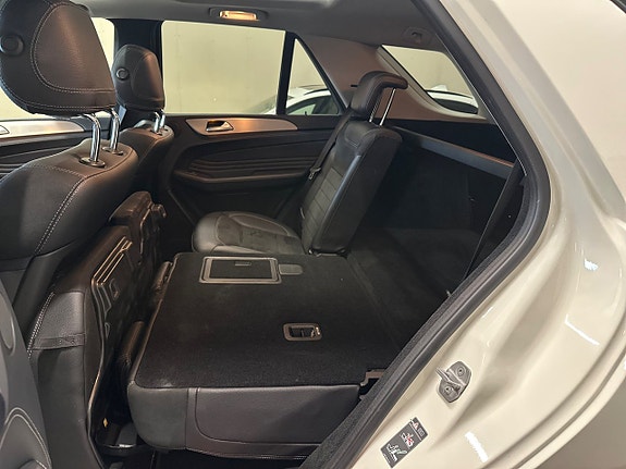 Mercedes-Benz ML350 18 of 30