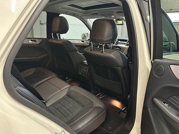Mercedes-Benz ML350 21 of 30