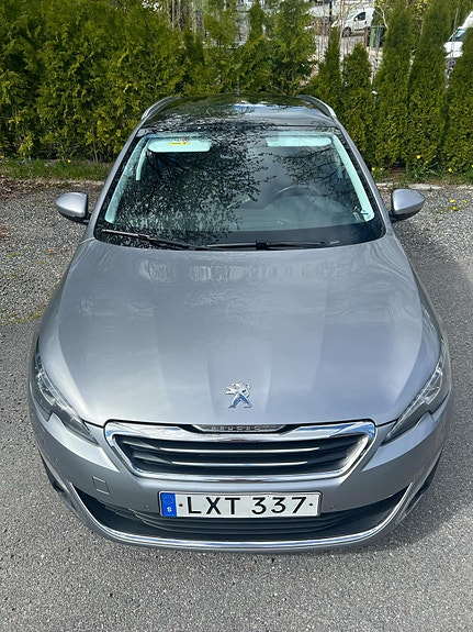 Peugeot 308 SW 4 of 5