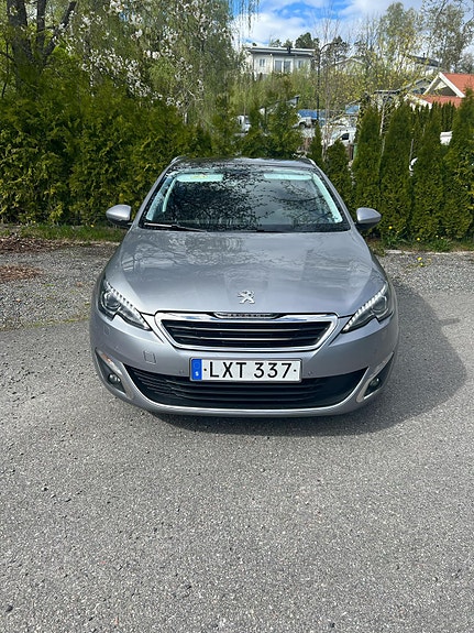 Peugeot 308 SW 3 of 5