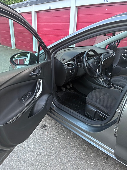Opel Astra 4 of 5