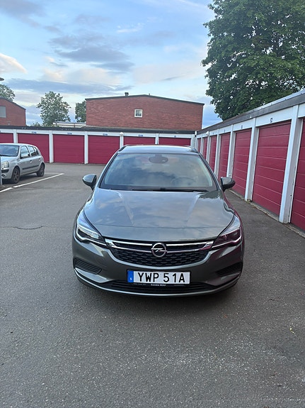 Opel Astra 2 of 5