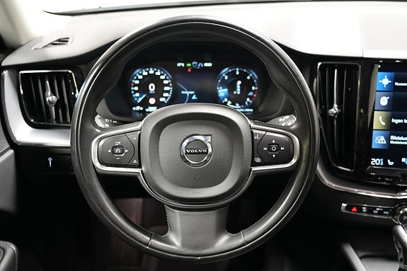 Volvo XC60 11 of 26
