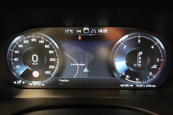 Volvo XC60 13 of 26