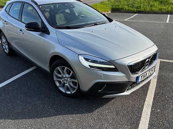Volvo V40 Cross Country 6 of 11