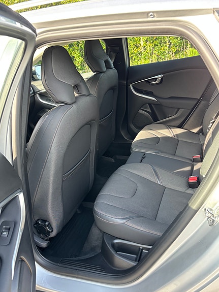 Volvo V40 Cross Country 8 of 11