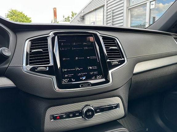 Volvo XC90 21 of 27