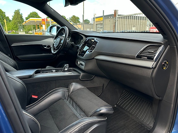 Volvo XC90 19 of 27
