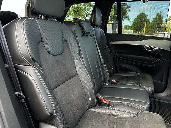 Volvo XC90 25 of 27