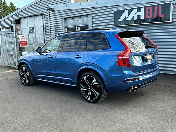 Volvo XC90 3 of 5