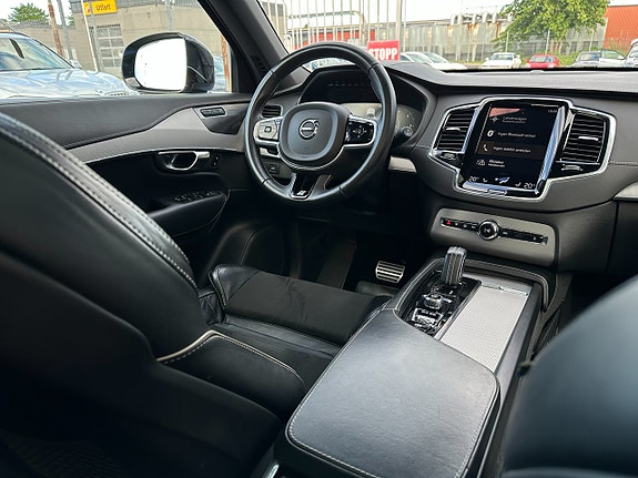 Volvo XC90 18 of 27