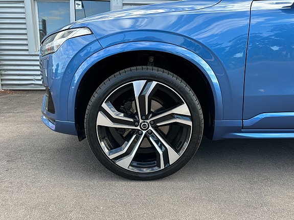 Volvo XC90 10 of 27