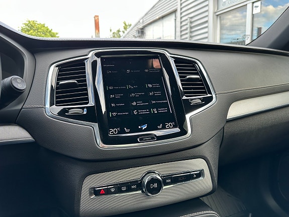 Volvo XC90 22 of 27