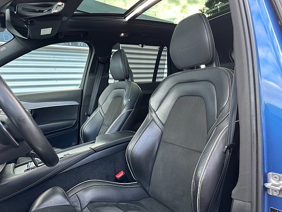 Volvo XC90 12 of 27
