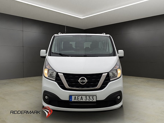 Nissan NV300 4 of 5