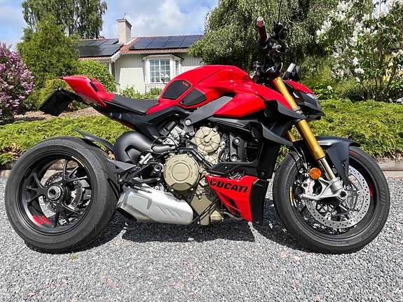 Ducati Streetfighter V4S 2 of 5