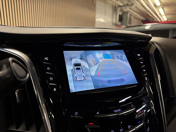 Cadillac Escalade 28 of 30