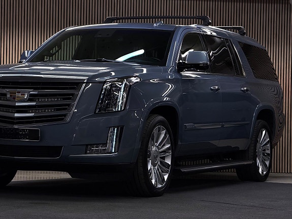 Cadillac Escalade 2 of 30