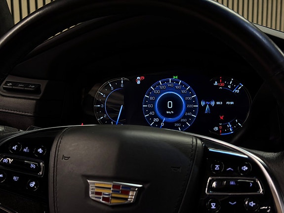 Cadillac Escalade 21 of 30
