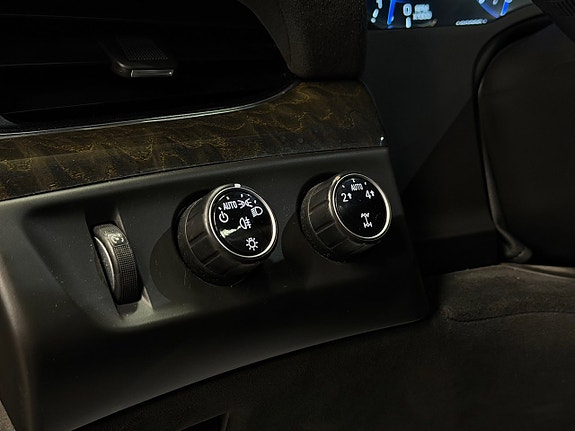 Cadillac Escalade 20 of 30