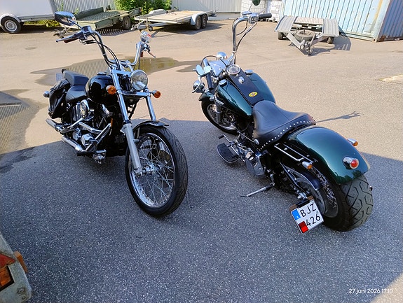 Harley-Davidson FXSTC Softail Custom 30 of 30