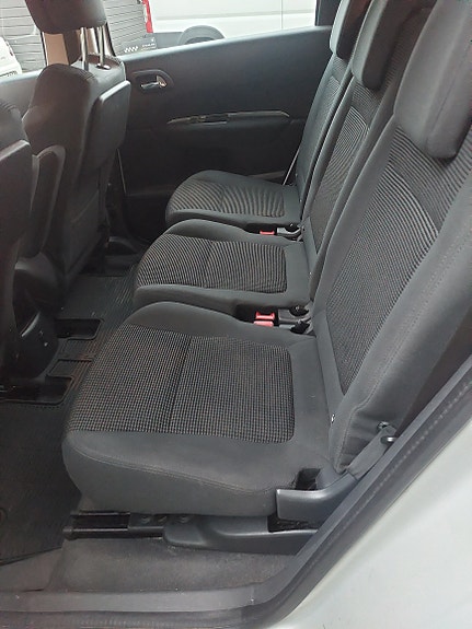 Peugeot 5008 5 of 5