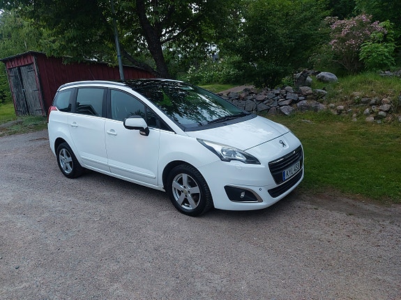 Peugeot 5008 3 of 5