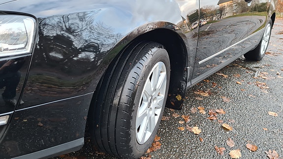 Volkswagen Passat 7 of 15
