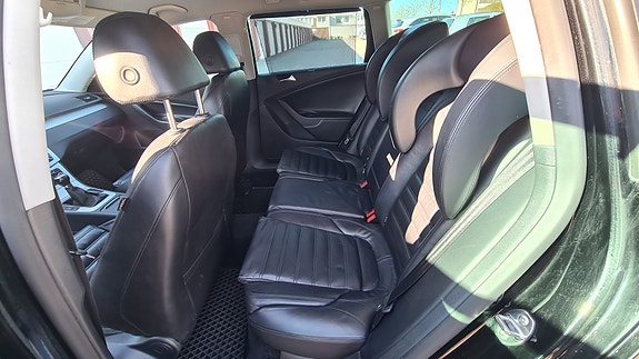 Volkswagen Passat 14 of 15