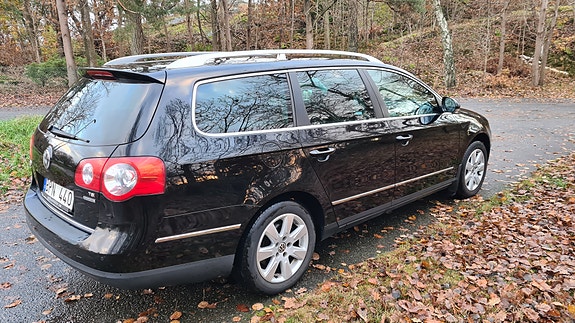 Volkswagen Passat 4 of 15