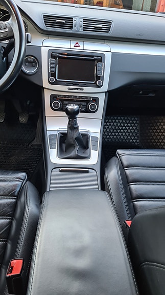 Volkswagen Passat 13 of 15
