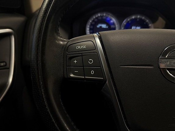 Volvo XC60 13 of 22
