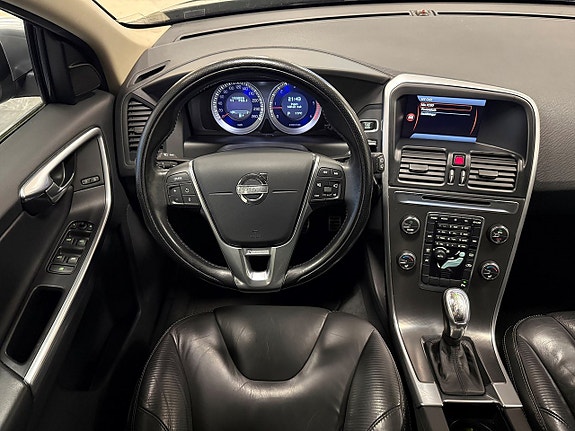 Volvo XC60 12 of 22