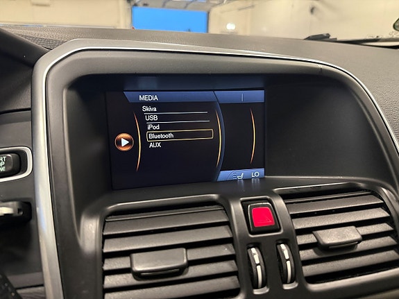 Volvo XC60 19 of 22