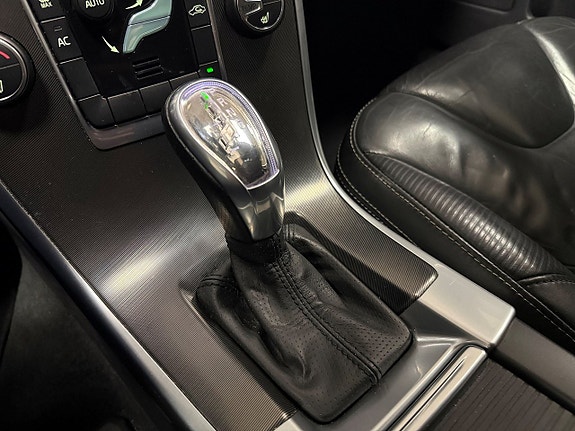 Volvo XC60 15 of 22