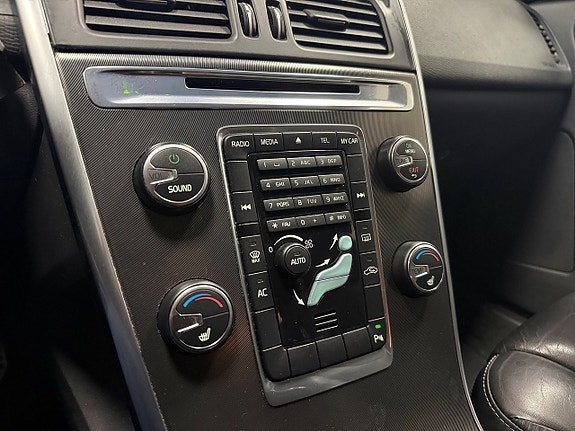 Volvo XC60 16 of 22