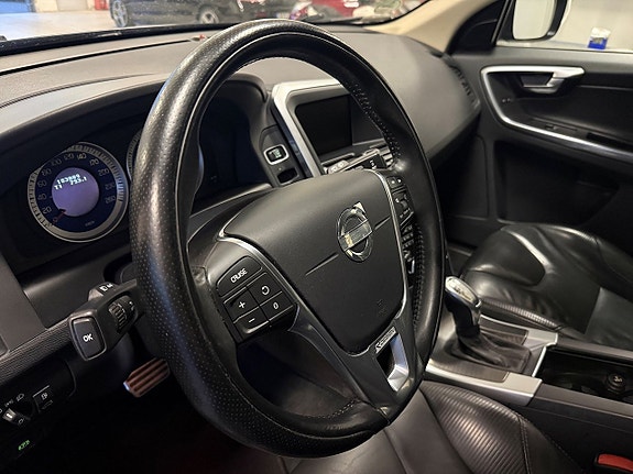 Volvo XC60 4 of 22