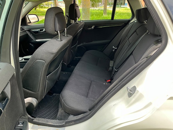 Mercedes-Benz C180 9 of 10