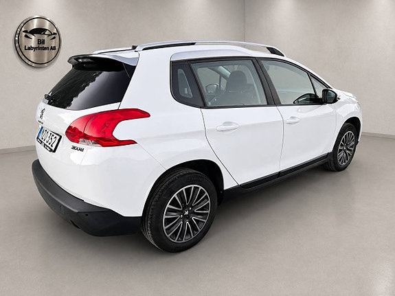 Peugeot 2008 3 of 5