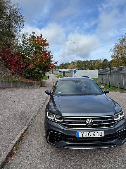 Volkswagen Tiguan Allspace 2 of 2