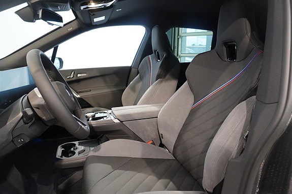 BMW iX 4 of 23