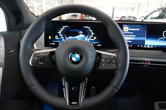 BMW iX 16 of 23