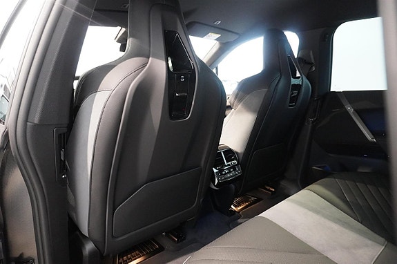 BMW iX 6 of 23