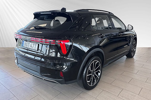 Lynk & Co 01 3 of 5