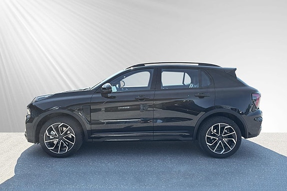 Lynk & Co 01 2 of 5