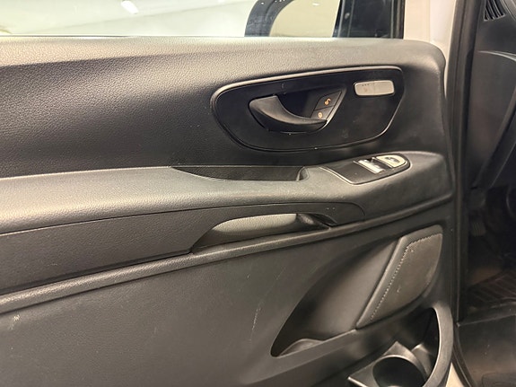 Mercedes-Benz Vito 111 11 of 25