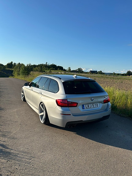 BMW 520d 3 of 5