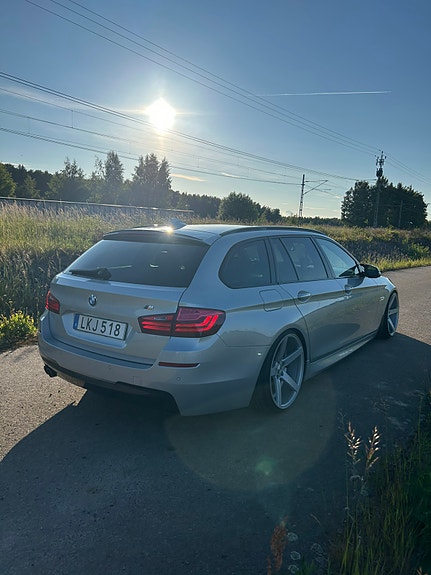 BMW 520d 4 of 5