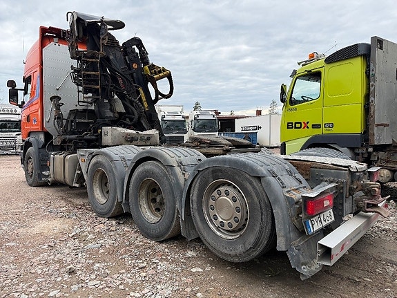 Scania R520LB8X4*4HSA Dragbil med timmerkran 4 of 24
