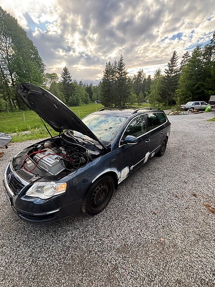 Volkswagen Passat 2 of 4